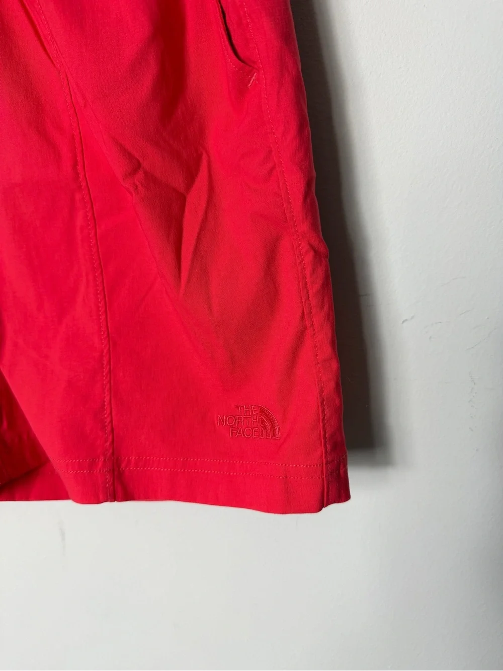 The North Face Men’s Class V Pathfinder Pull-On Shorts Red Small 671